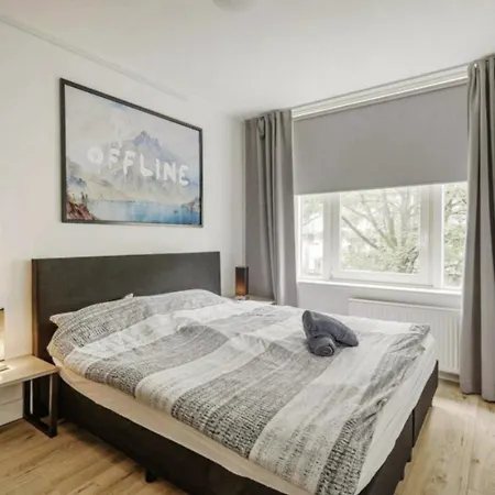 Modern 2br In Zuid Perfect For Long * 암스테르담