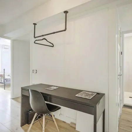 Modern 2br In Zuid Perfect For Long * 암스테르담